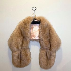 Love Token Faux Fur Shoulder Stole Shawl Wrap Blush Pink Glam Classy Homecoming